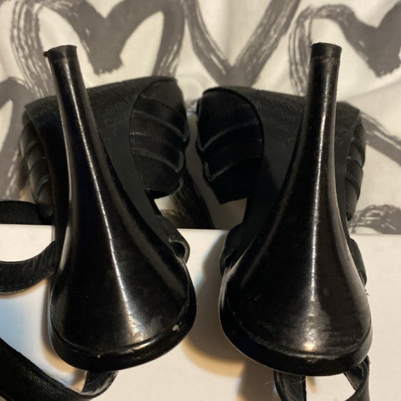 Leather heels - Picture 5 of 6